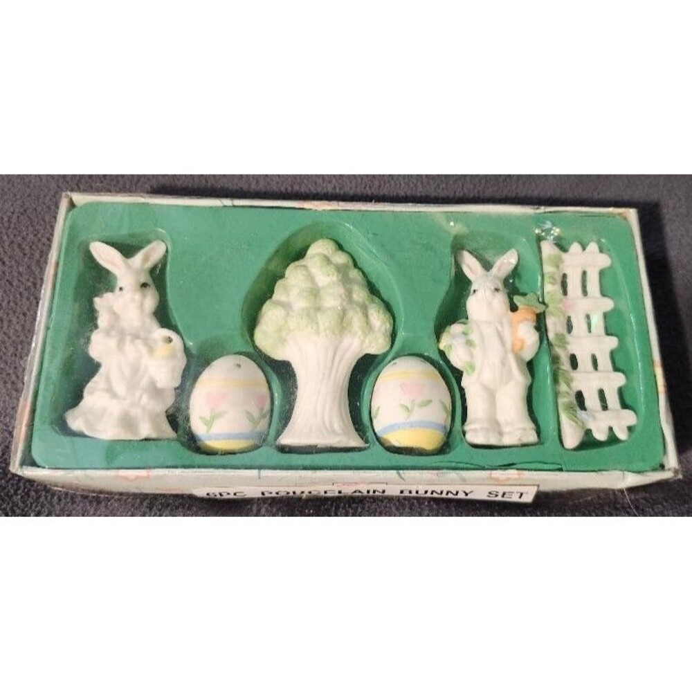 T5 Rare Find Vintage Worlds Bazaar 6 Piece Porcelain Easter Bunny Family Set